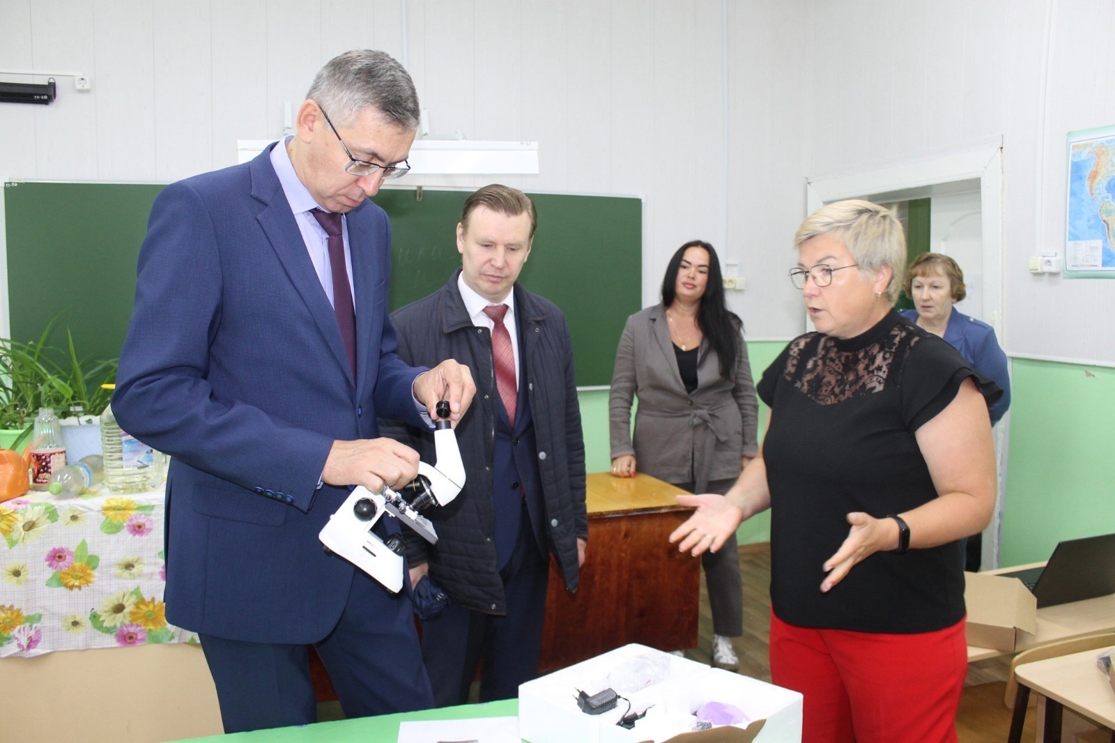 Михаил Глазков проинспектировал ход реализации федеральных и областных проектов в Тотемском округе.