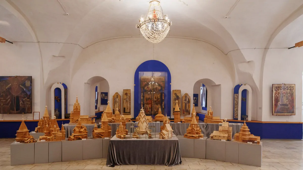 Уникальная коллекция деревянных макетов знаменитых русских храмов.