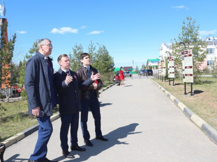 Заместитель Губернатора Михаил Глазков отдал голос за Парк Боевой славы.