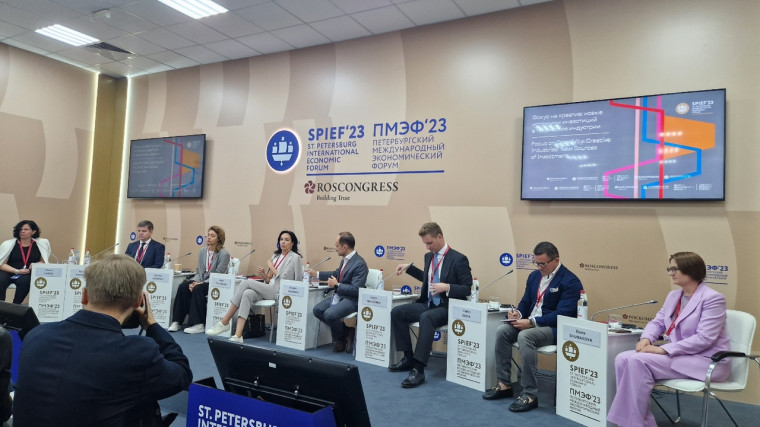 Руководитель тотемского фонда «Соль Земли» Зинаида Селебинко приняла участие в Петербургском Международном Экономическом Форуме.